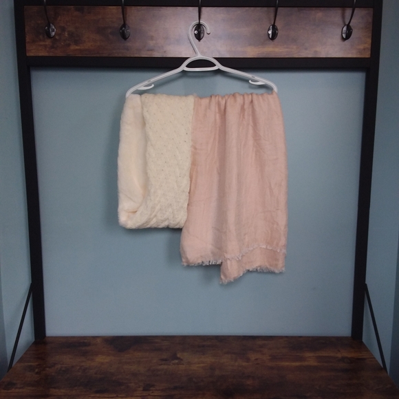 Reitmans Blanket Scarf & Reversible Knit/Fur Scarf - Picture 1 of 4